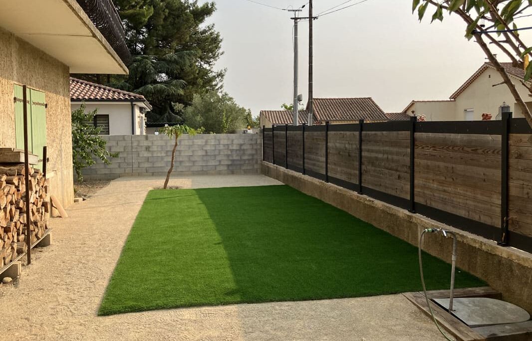 Aménagement terrassement gazon synthétique, taille de haies et nettoyage espaces verts Maraussan