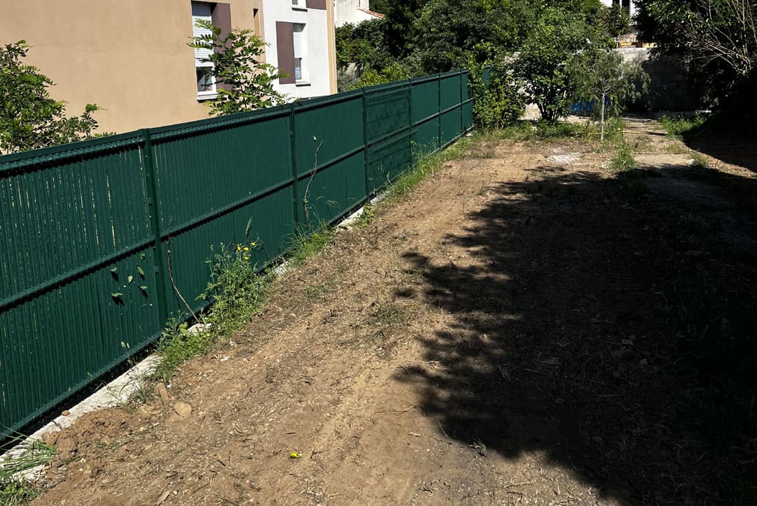 Démolition terrassement arrachage plantation création d’allées et bordures Béziers
