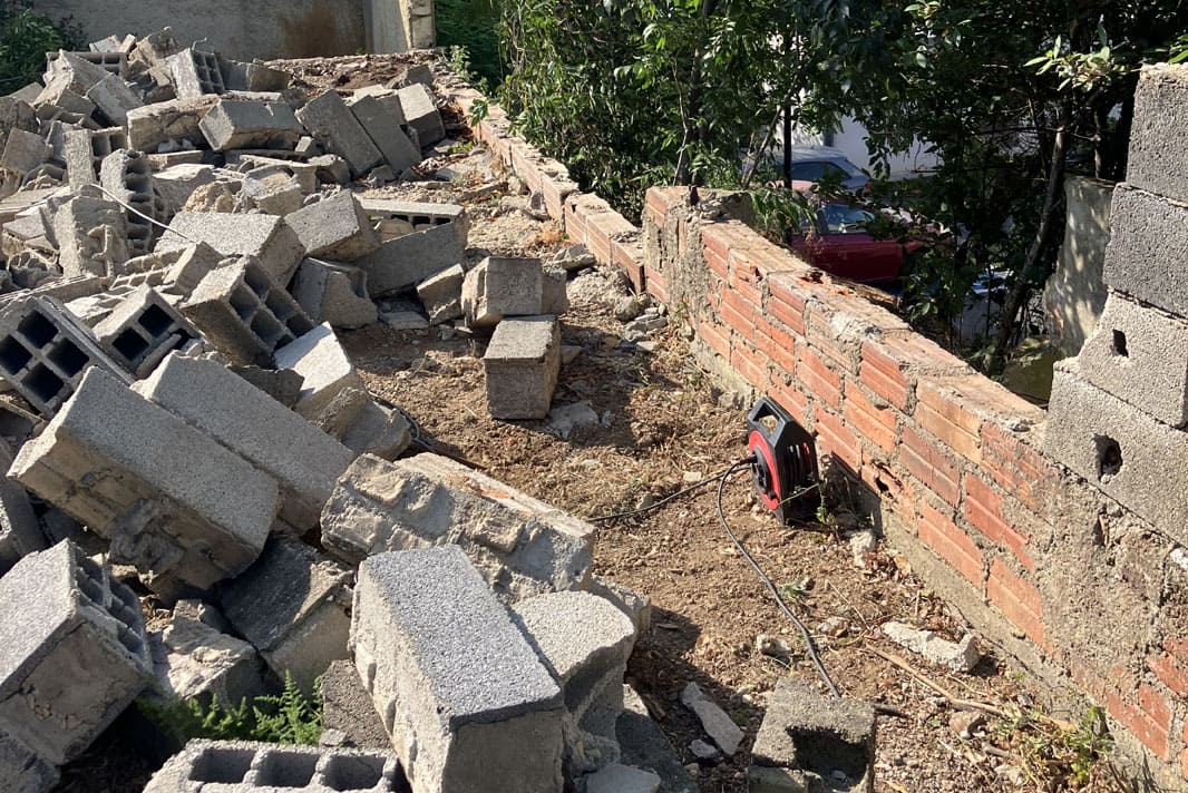 Démolition terrassement arrachage haies et arbustes Béziers