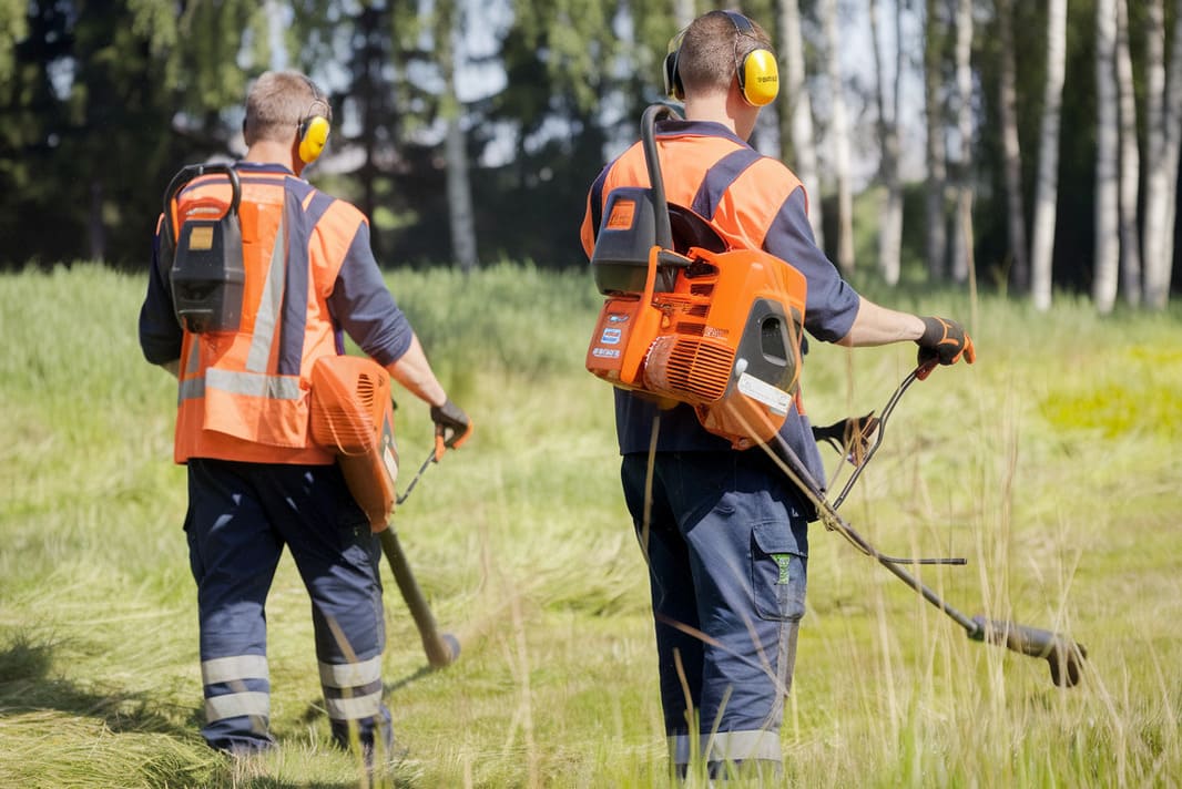 Obligations légales de débroussaillage manuel à la machine - Entreprise abattage et élagage d'arbres sur Béziers