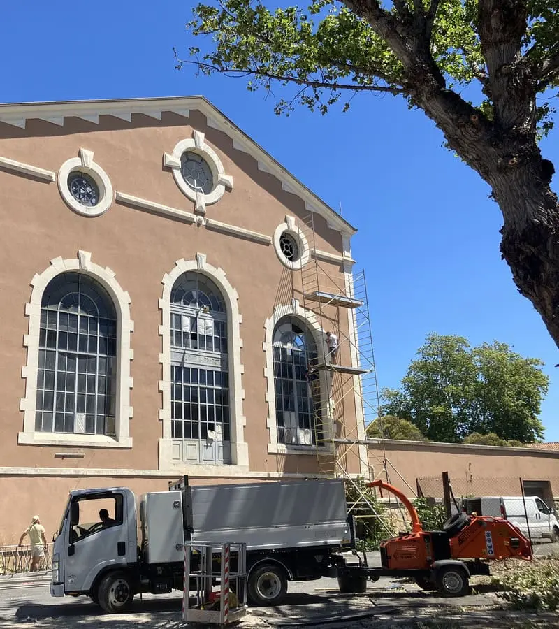 Matériels Société paysagiste - camion broyage végetaux beziers